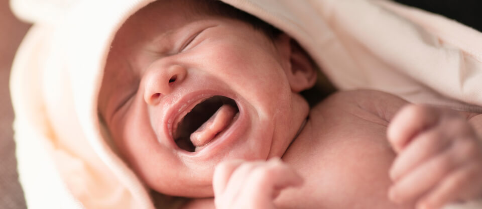 Babocush baby crying due to colic reflux