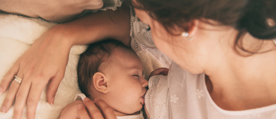 What foods cause colic in breastfed babies?