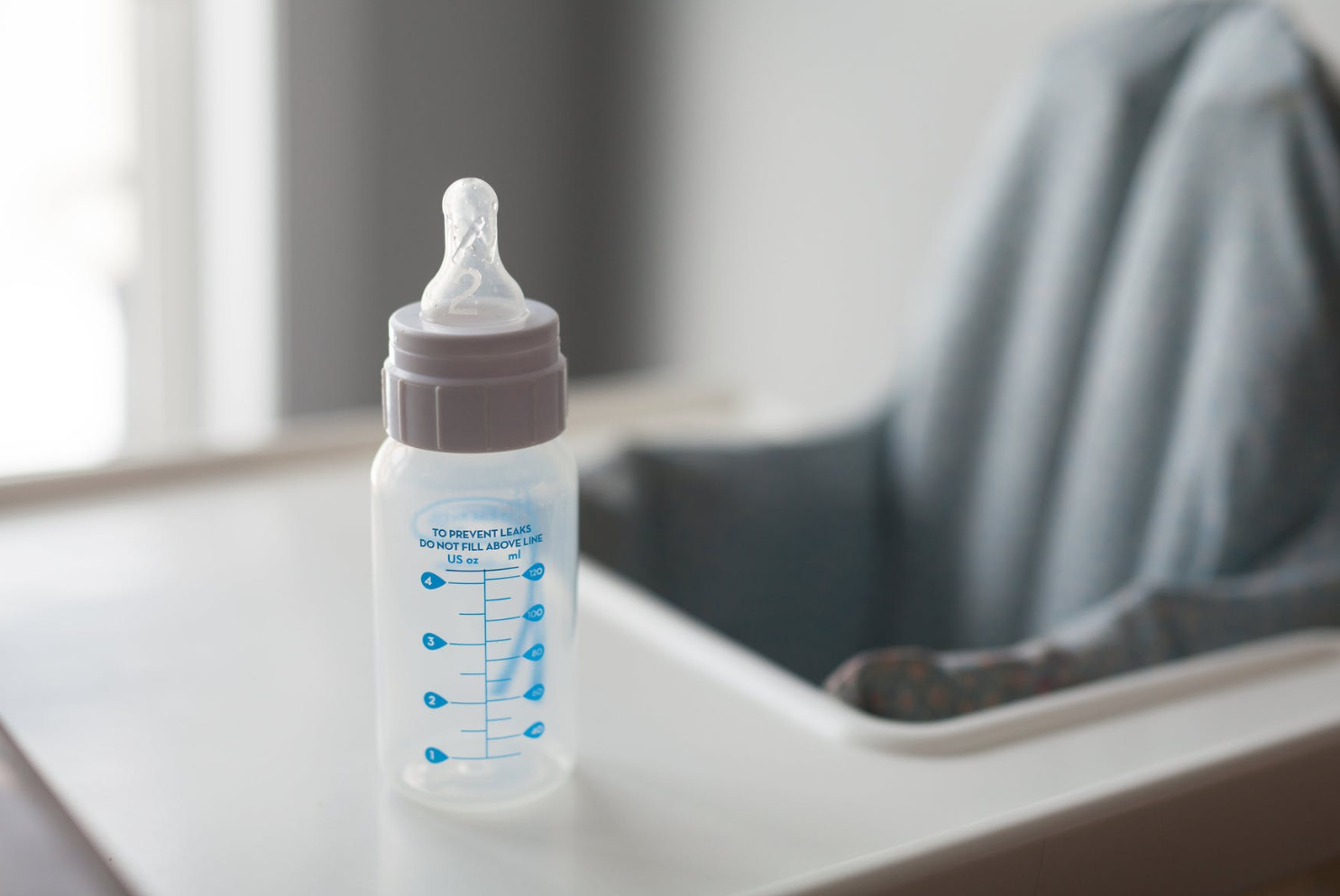 Great tips for becoming a pro at feeding your newborn from babocush 
